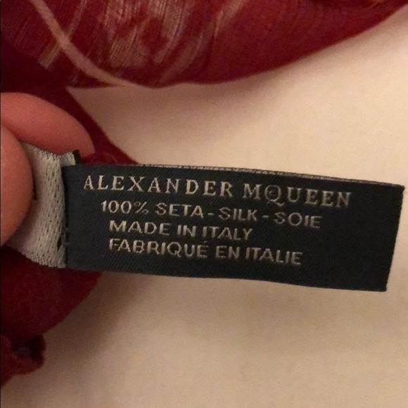 Alexander McQueen 100% Silk Skull Print Scarf - Picture 3 of 4